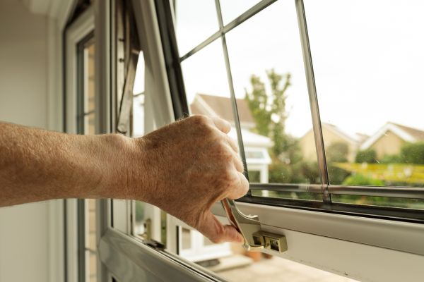 Cost of Window Hinge Repair in Van Nuys