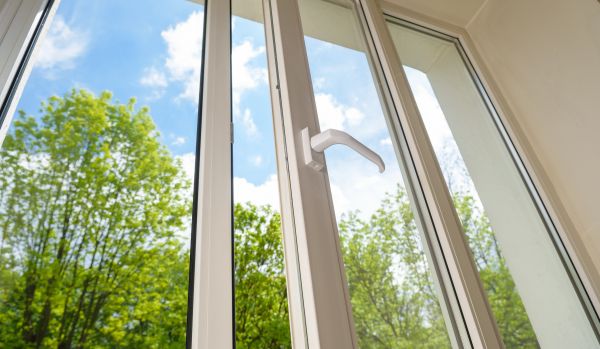 Cost of Window Glass Replacement in Van Nuys