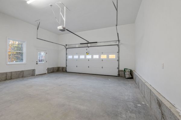 Cost of Garage Window Repair in Van Nuys