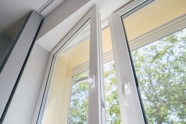 Cost of Window Pane Replacement in Van Nuys