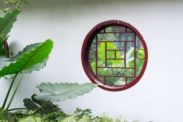 Cost of Circular Window Repair in Van Nuys